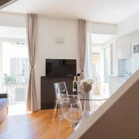 Charming City Centre By Rentallcomo Apartman *