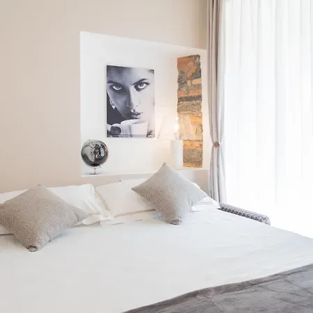 Apartamento Charming City Centre By Rentallcomo
