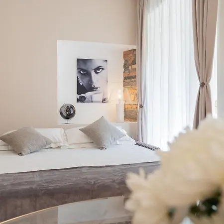 Charming City Centre By Rentallcomo Apartment