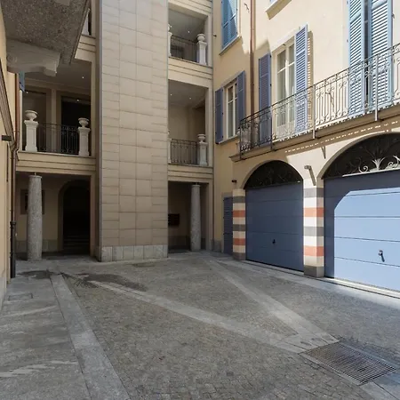 Apartamento Charming City Centre By Rentallcomo *
