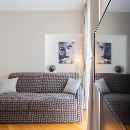 Charming City Centre By Rentallcomo Apartamento Como