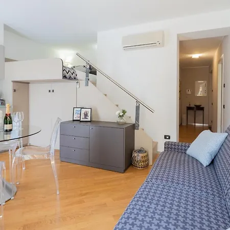 Apartamento Charming City Centre By Rentallcomo